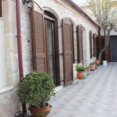 Artemisia Traditional Home Choudetsi Экстерьер фото