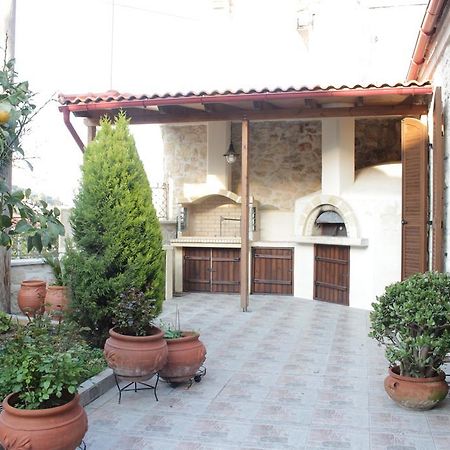 Artemisia Traditional Home Choudetsi Экстерьер фото